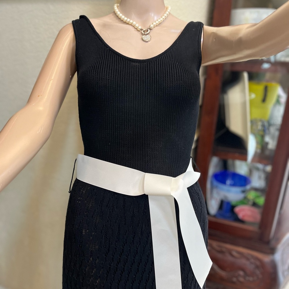 Black Sleeveless Dress with White Bow - Picture 9 of 9